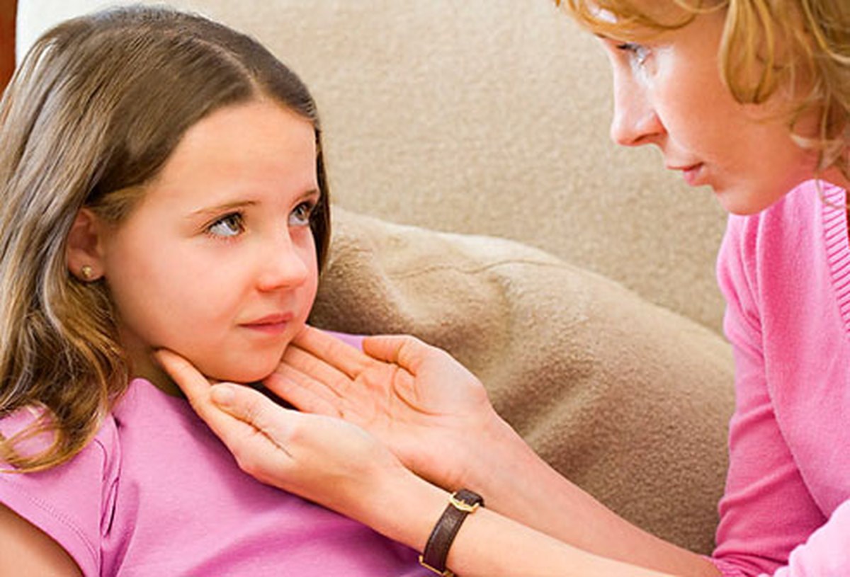 la niña está enferma
