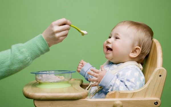 Alimentación a demanda o por horas: consejos Komarovsky Alimentación a demanda o por horas: consejos Komarovsky