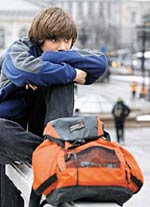 Adolescente y compañeros de clase