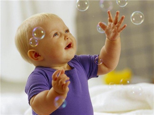 Niño a los 6 meses de edad