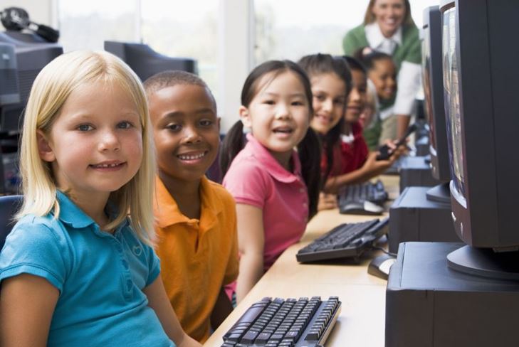 Desarrollar juegos de computadora para preescolares más jóvenes: una descripción general de los sitios