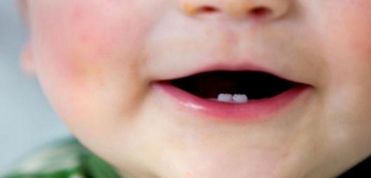 Al niño se cortan los dientes