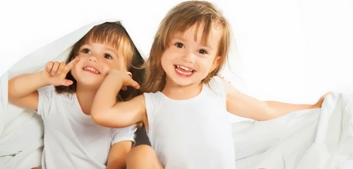 Dulce pareja: cómo educar a los gemelos