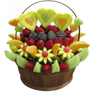 Ramo de frutas con sus propias manos