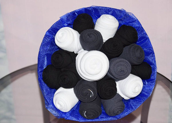 Cómo hacer un ramo de calcetines para hombres
