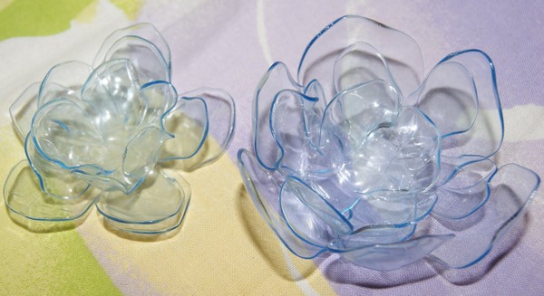 Flores de botellas de plástico: una clase magistral para hacer artesanías plásticas con sus propias manos