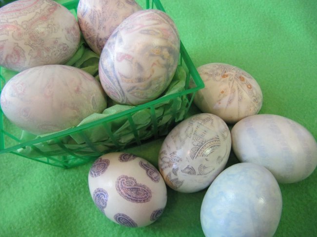 Decoupage de huevos de Pascua