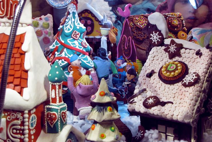 Artesanía infantil hecha de plastilina para el Año Nuevo: foto clase magistral