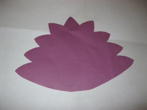 Fabuloso pavo real hecho de papel de colores