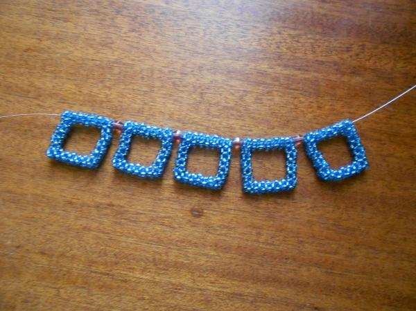 Cómo hacer un brazalete de perlas para principiantes