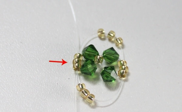 Cómo hacer un brazalete de perlas para principiantes
