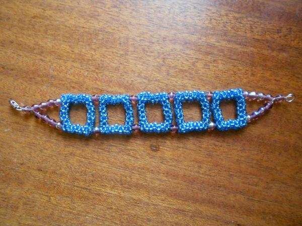 Cómo hacer un brazalete de perlas para principiantes