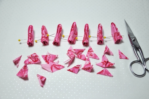 Cómo hacer flores kanzashi de un pañuelo con sus propias manos