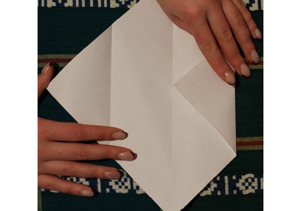 Sobre de papel A4 con sus propias manos
