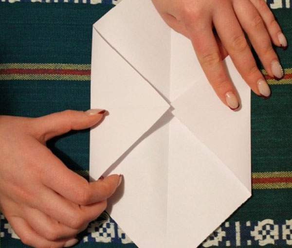 Sobre de papel A4 con sus propias manos