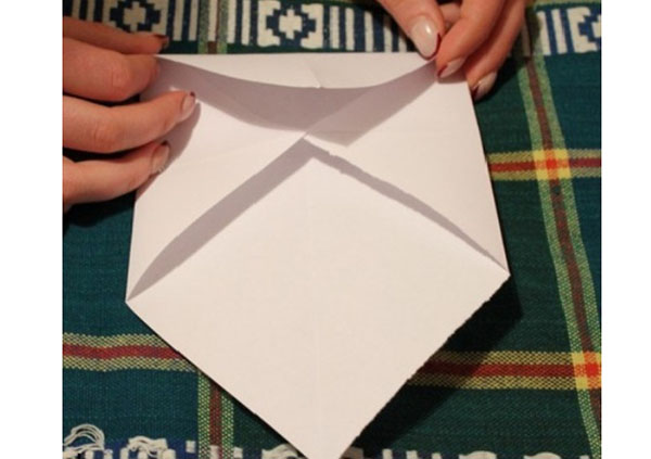 Sobre de papel A4 con sus propias manos