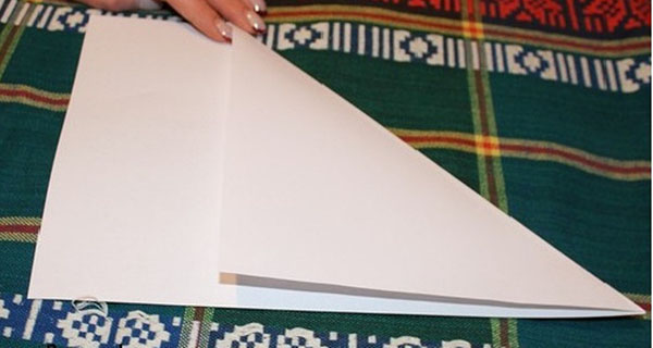 Sobre de papel A4 con sus propias manos