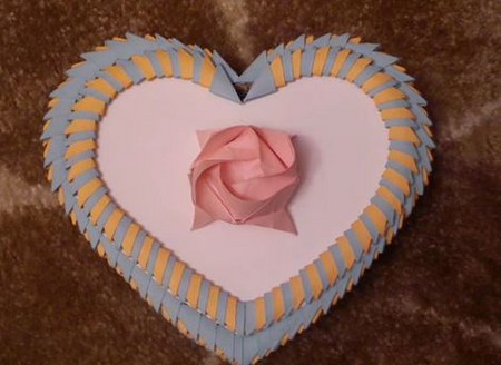 Cómo hacer una caja en forma de corazón con sus propias manos, una clase magistral paso a paso con una foto
