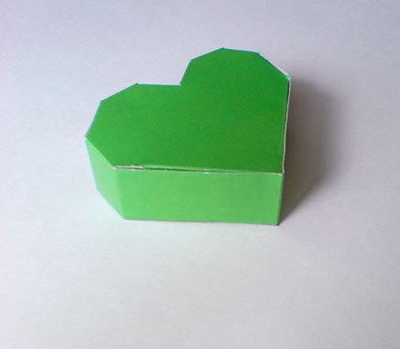 Cómo hacer una caja en forma de corazón con sus propias manos, una clase magistral paso a paso con una foto