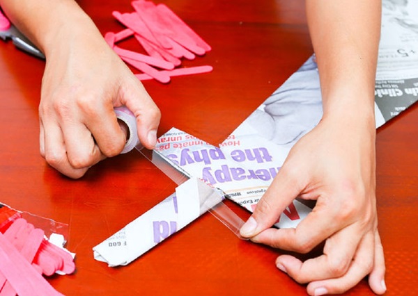 Cómo hacer una espada del papel con tus propias manos
