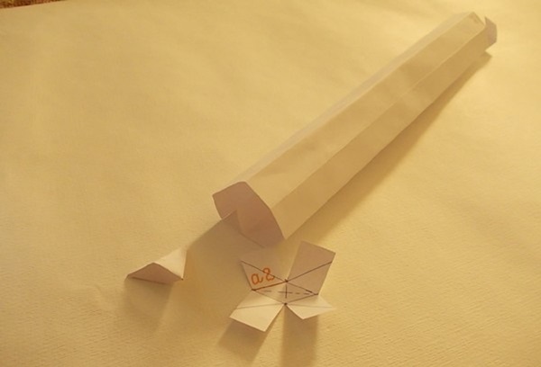 Cómo hacer una espada del papel con tus propias manos