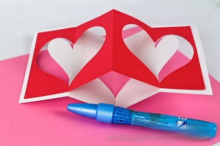 Hacemos una hermosa tarjeta de San Valentín volumétrica el 14 de febrero - una clase magistral con una foto
