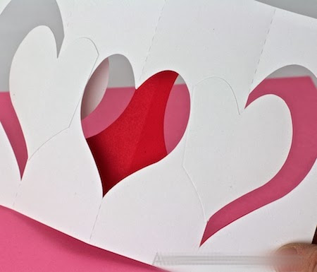 Hacemos una hermosa tarjeta de San Valentín volumétrica el 14 de febrero - una clase magistral con una foto