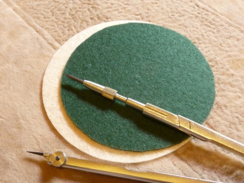 Broche de fieltro