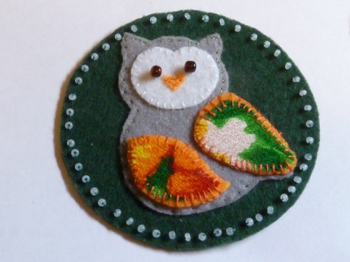 Broche de fieltro