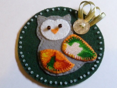 Broche de fieltro