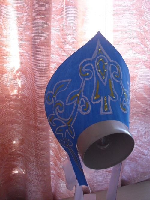 Kokoshnik ruso del cartón