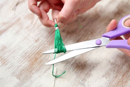 Cómo hacer aretes de hilos con sus propias manos