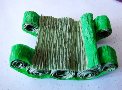 Artesanía para el 9 de mayo con sus propias manos: un tanque de papel