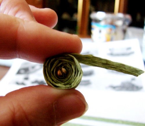 Artesanía para el 9 de mayo con sus propias manos: un tanque de papel