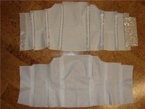 Cómo coser un vestido para una niña para un espectáculo de la mañana