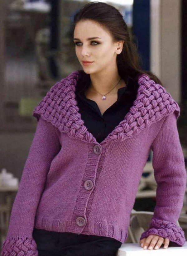 Sudaderas, vestidos y chaquetas tejidas con agujas: fotos y diagramas