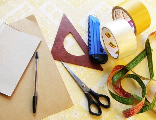 Una caja de regalo para dinero para una boda con tus propias manos