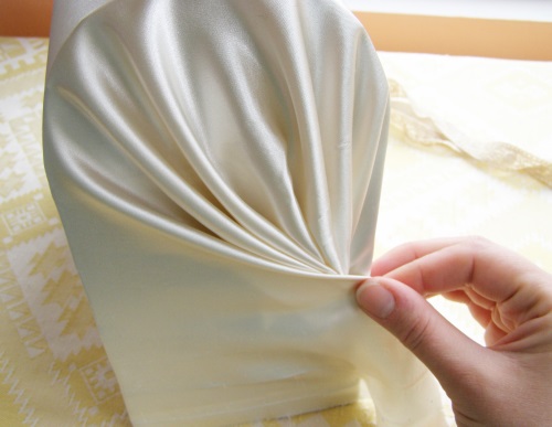 Una caja de regalo para dinero para una boda con tus propias manos