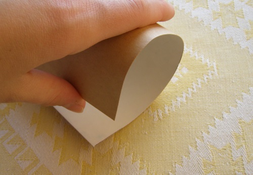 Una caja de regalo para dinero para una boda con tus propias manos
