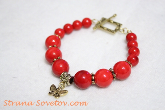 Clase magistral: un conjunto de cuentas de coral pulsera y pendientes