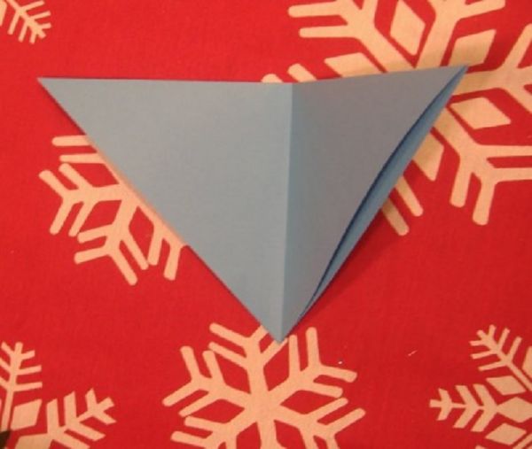 Hermosos copos de nieve para el nuevo año de 2017 con sus propias manos de papel: diagramas y fotos en etapas. Clases magistrales para niños sobre grandes copos de nieve en técnica de origami