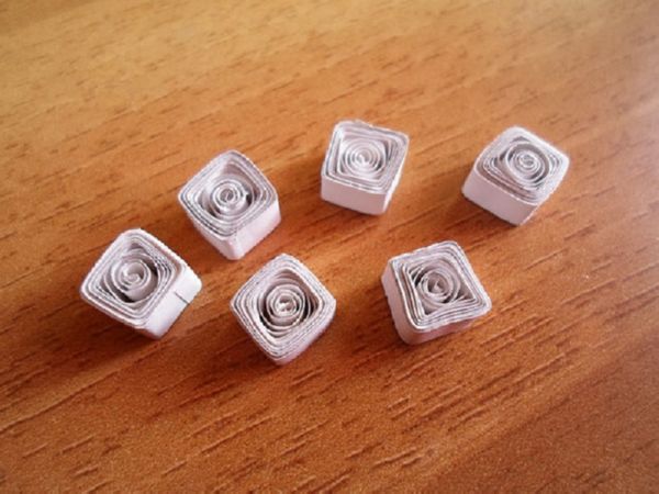 Hermosos copos de nieve para el nuevo año de 2017 con sus propias manos de papel: diagramas y fotos en etapas. Clases magistrales para niños sobre grandes copos de nieve en técnica de origami