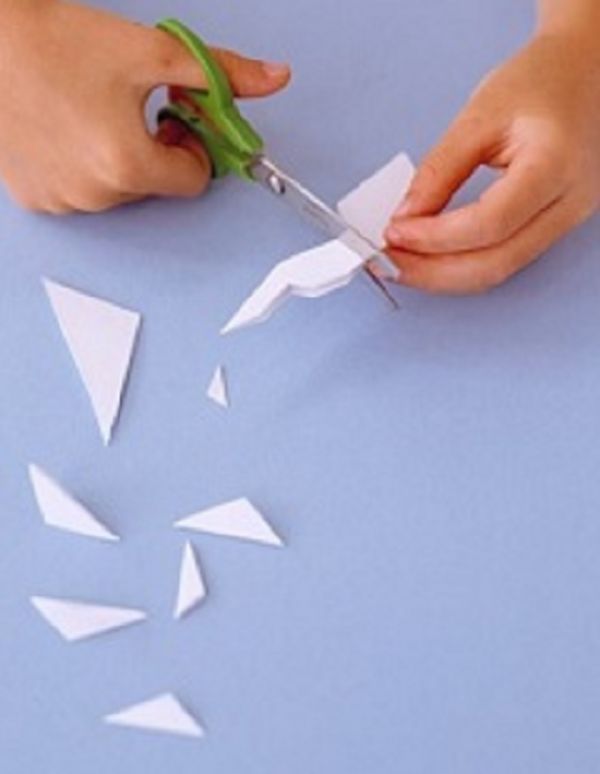 Hermosos copos de nieve para el nuevo año de 2017 con sus propias manos de papel: diagramas y fotos en etapas. Clases magistrales para niños sobre grandes copos de nieve en técnica de origami