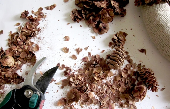 Artesanías de otoño hechas de ramitas con sus propias manos