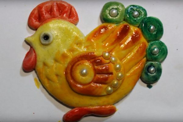 Gallo con sus propias manos