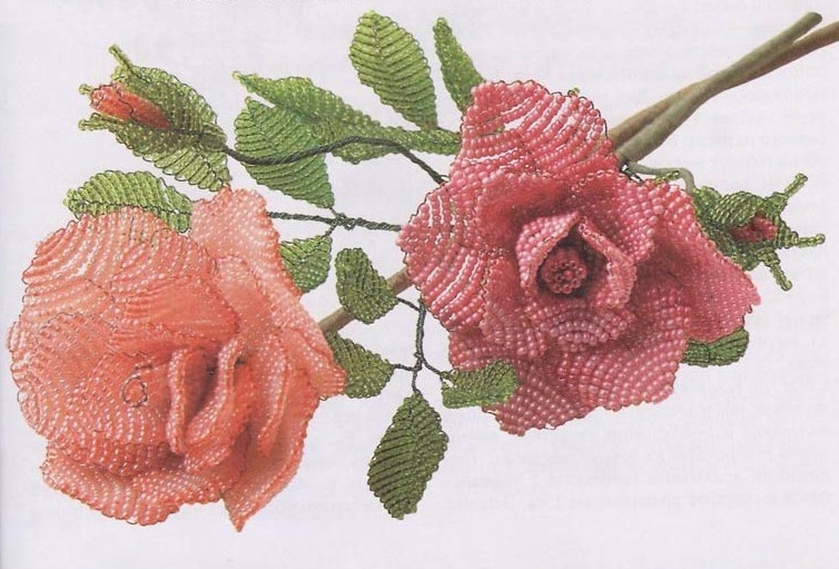 Tejido de rosas de cuentas