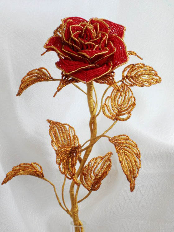 Tejido de rosas de cuentas