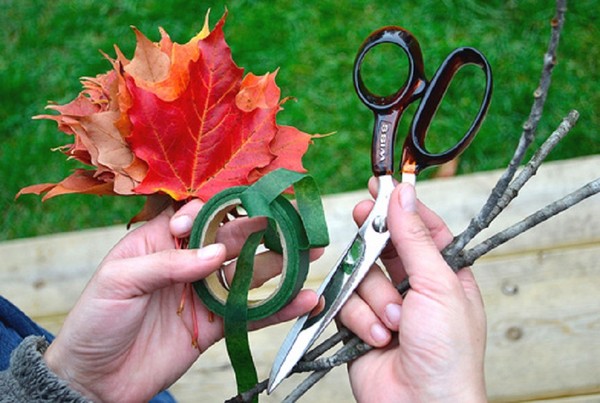 Manualidades de hojas sobre el tema "Otoño" con sus propias manos para escolares