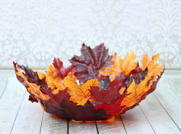 Manualidades de hojas sobre el tema "Otoño" con sus propias manos para escolares