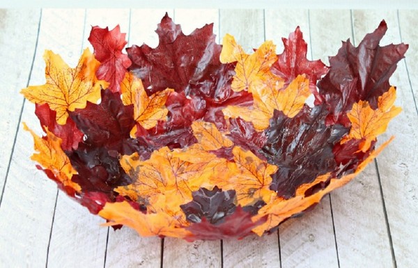 Manualidades de hojas sobre el tema "Otoño" con sus propias manos para escolares